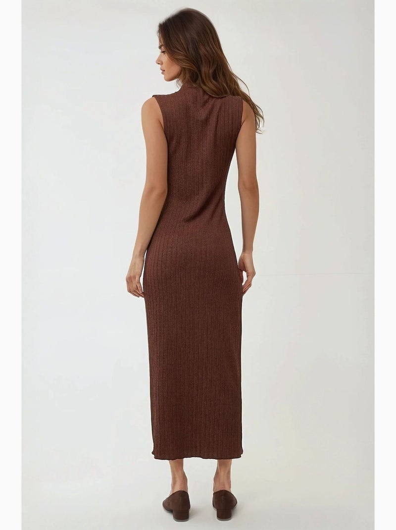 Vestido comprido bodycon com decote halter texturizado hiccup Castanho - Kiabi