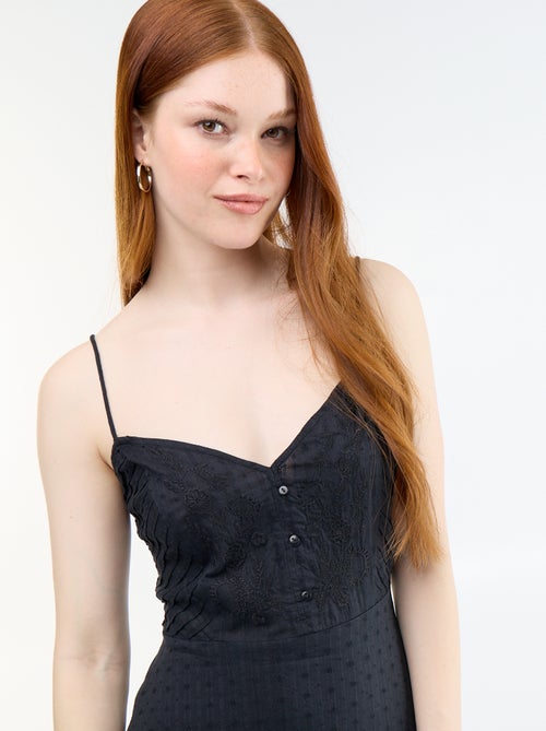 Vestido comprido com alças finas e bordados - Kiabi