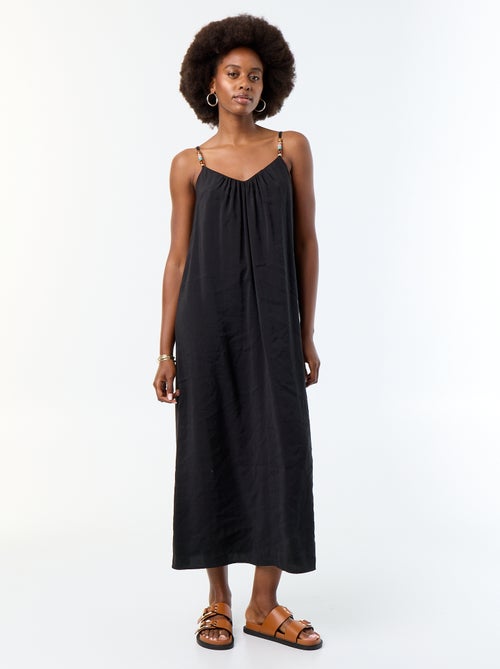 Vestido comprido com alças finas e pérolas - Kiabi Vestido comprido com alças finas e pérolas - Kiabi