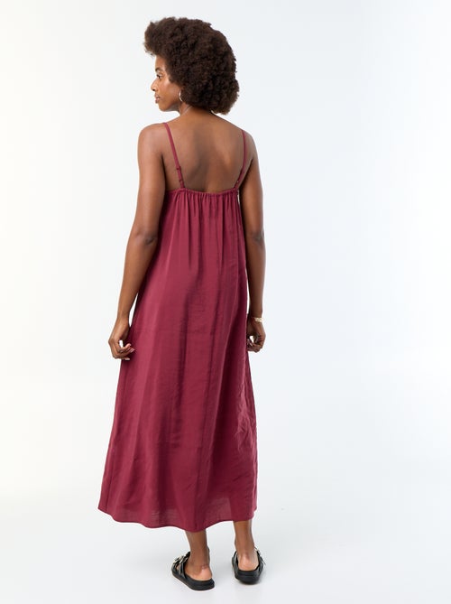 Vestido comprido com alças finas e pérolas - Kiabi Vestido comprido com alças finas e pérolas - Kiabi