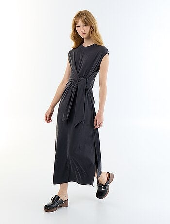 Vestido comprido com atilho