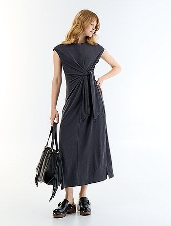 Vestido comprido com atilho