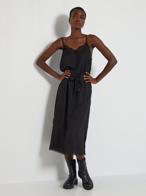 Vestido comprido com cinto - Kiabi