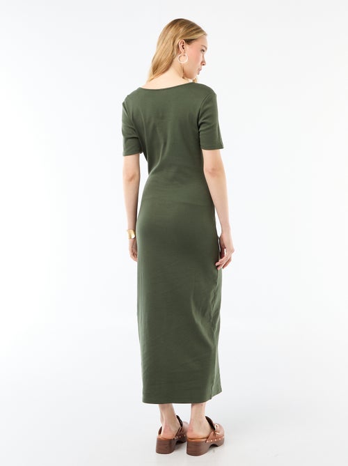 Vestido comprido com corte drapeado e detalhe de bijuteria - Kiabi