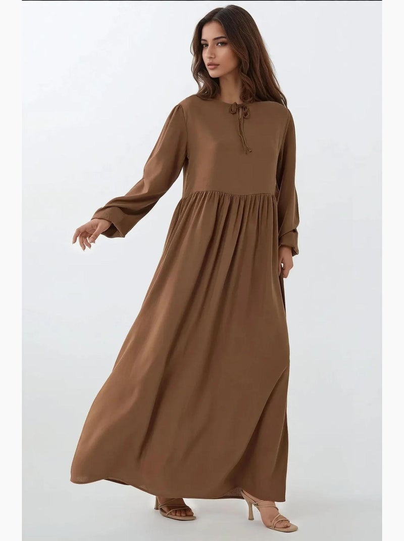 Vestido comprido com corte em a e gola redonda hiccup Castanho - Kiabi