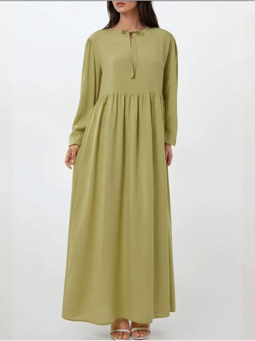 Vestido comprido com corte em a e gola redonda hiccup - Kiabi Vestido comprido com corte em a e gola redonda hiccup - Kiabi