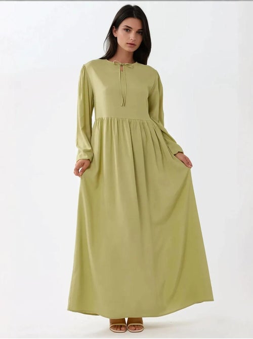 Vestido comprido com corte em a e gola redonda hiccup - Kiabi Vestido comprido com corte em a e gola redonda hiccup - Kiabi