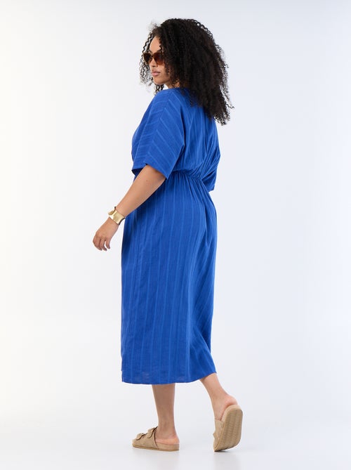 Vestido comprido com decote cruzado e joia fantasia - Kiabi