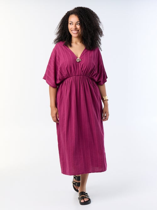 Vestido comprido com decote cruzado e joia fantasia - Kiabi
