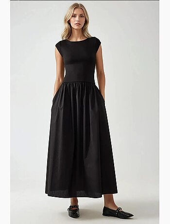 Vestido comprido com decote em bico e corte em a hiccup