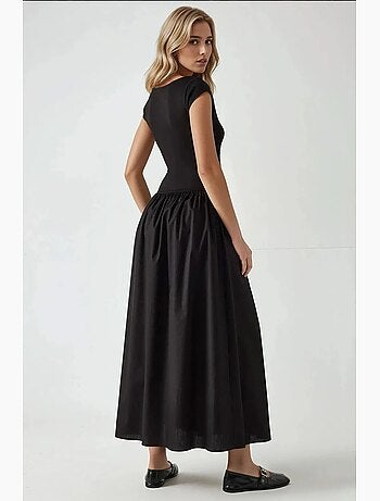 Vestido comprido com decote em bico e corte em a hiccup