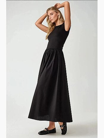 Vestido comprido com decote em bico e corte em a hiccup