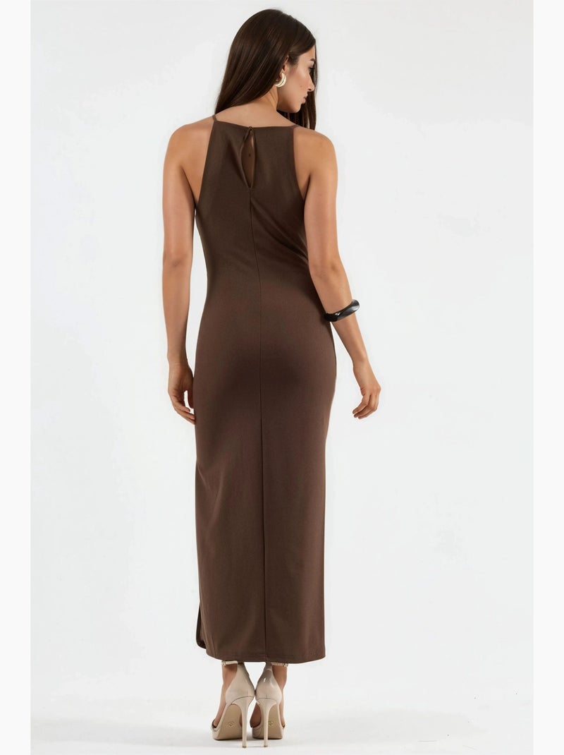 Vestido comprido com detalhe drapeado busem Castanho - Kiabi