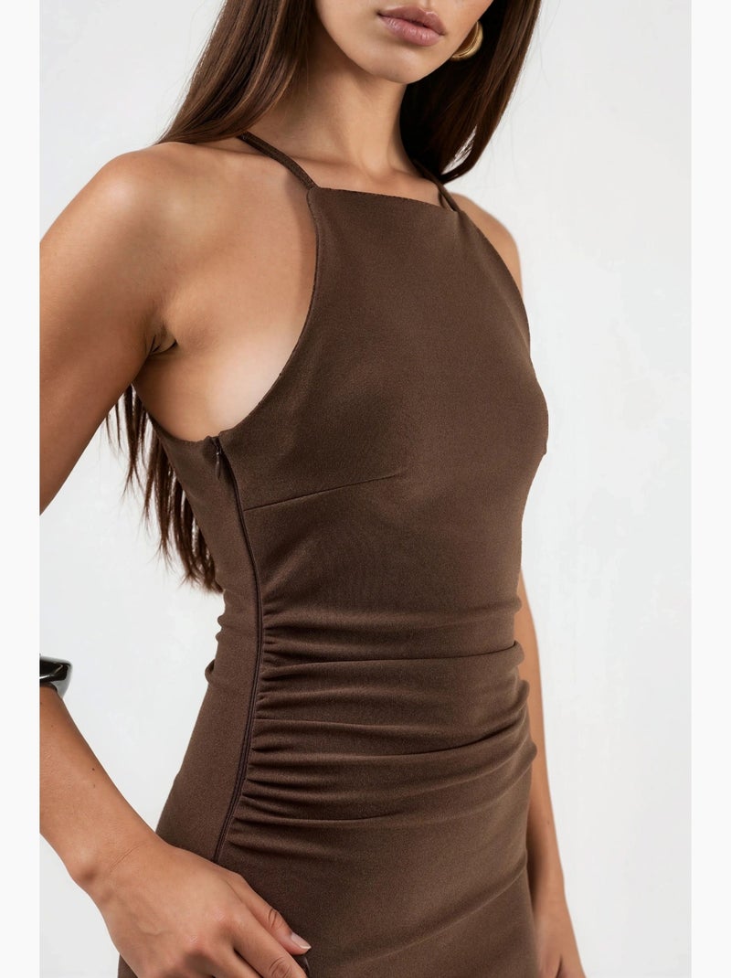 Vestido comprido com detalhe drapeado busem Castanho - Kiabi