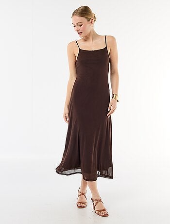 Vestido comprido com estampado e alças finas