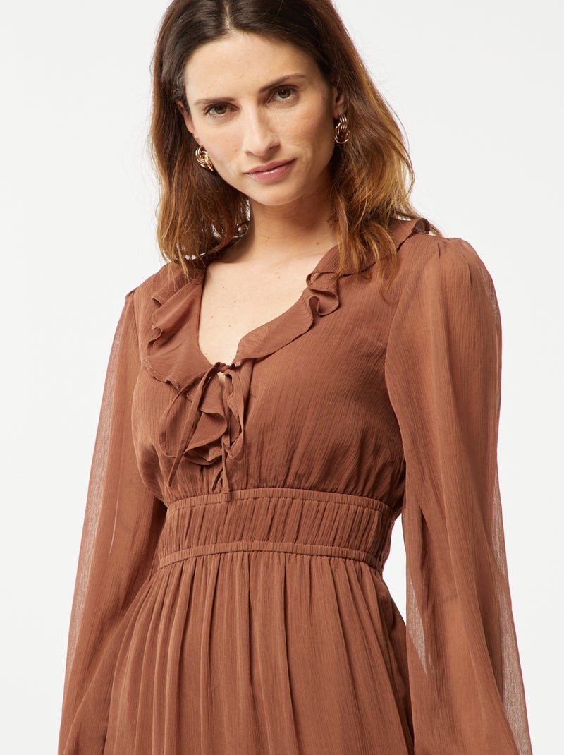 Vestido comprido com folhos CASTANHO - Kiabi