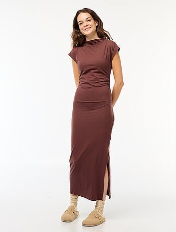 Vestido comprido com folhos