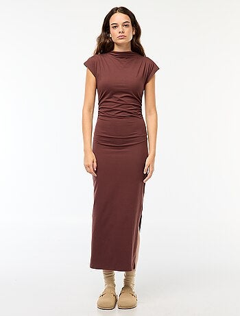 Vestido comprido com folhos