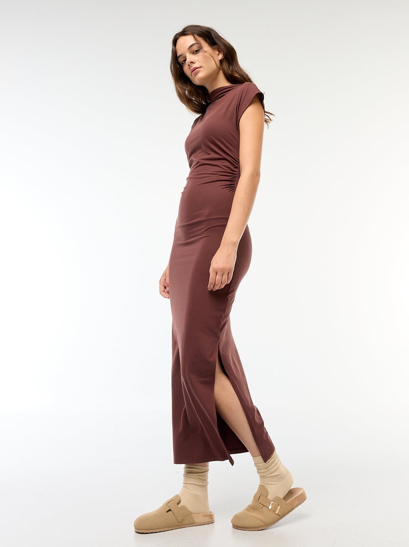Vestido comprido com folhos Castanho - Kiabi