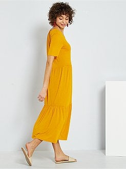 Vestido comprido com pespontos - Kiabi