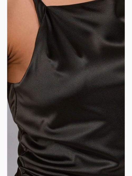 Vestido comprido de cetim hiccup - Kiabi Vestido comprido de cetim hiccup - Kiabi