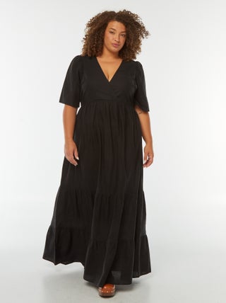 Vestido comprido de manga curta e base em camadas