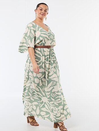 Vestido comprido de manga curta em material crepe