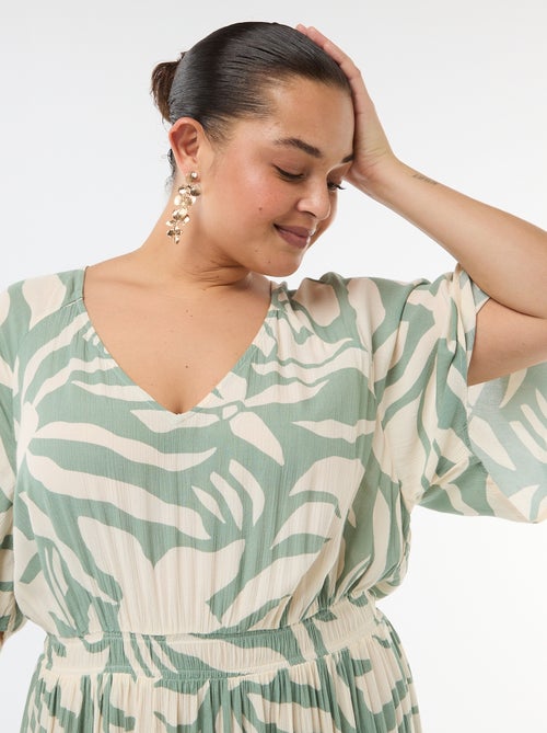 Vestido comprido de manga curta em material crepe - Kiabi