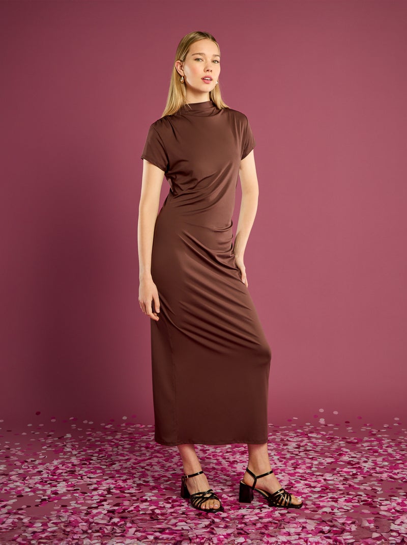 Vestido comprido de manga curta liso Castanho - Kiabi