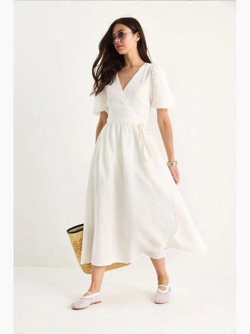 Vestido comprido de musselina com fecho cruzado e mangas abalonadas lucci - Kiabi Vestido comprido de musselina com fecho cruzado e mangas abalonadas lucci - Kiabi