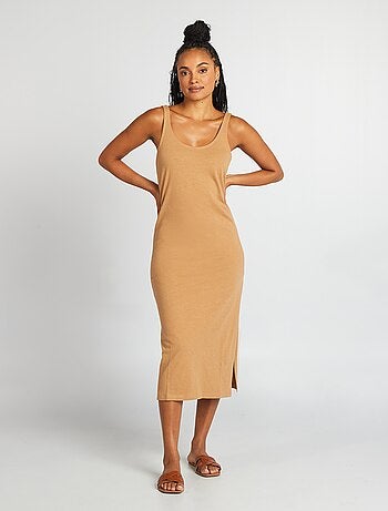 Vestido comprido de praia em linho