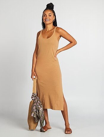 Vestido comprido de praia em linho