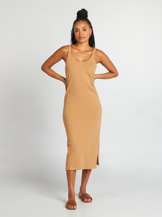 Vestido comprido de praia em linho