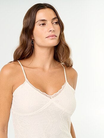 Vestido comprido de renda com alças finas