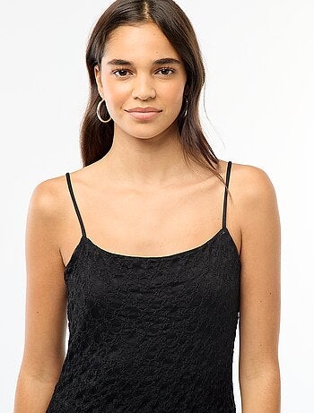 Vestido comprido de renda com alças finas