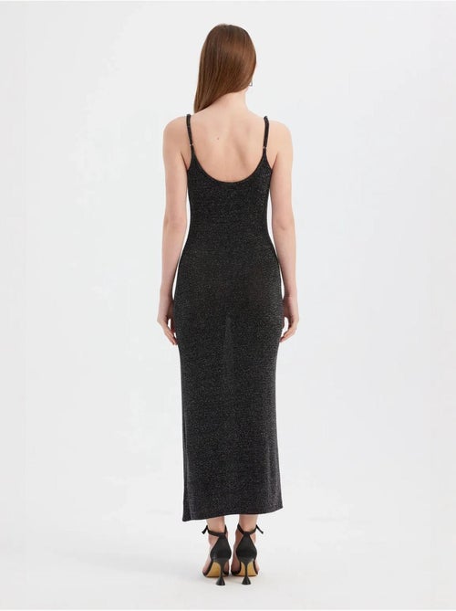 Vestido comprido de tecido liso com alças finas hiccup - Kiabi Vestido comprido de tecido liso com alças finas hiccup - Kiabi