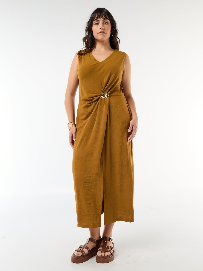 Vestido comprido drapeado com bijuteria Castanho - Kiabi