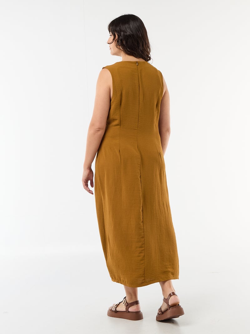 Vestido comprido drapeado com bijuteria Castanho - Kiabi
