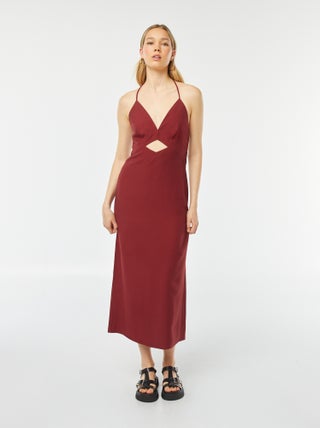 Vestido comprido e fluido com alças
