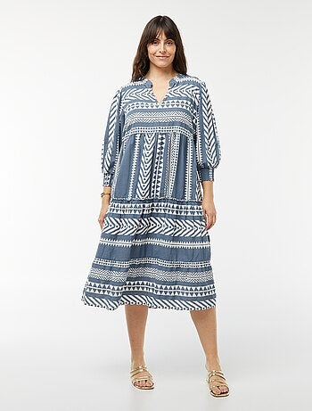 Vestido comprido em camadas e com motivos