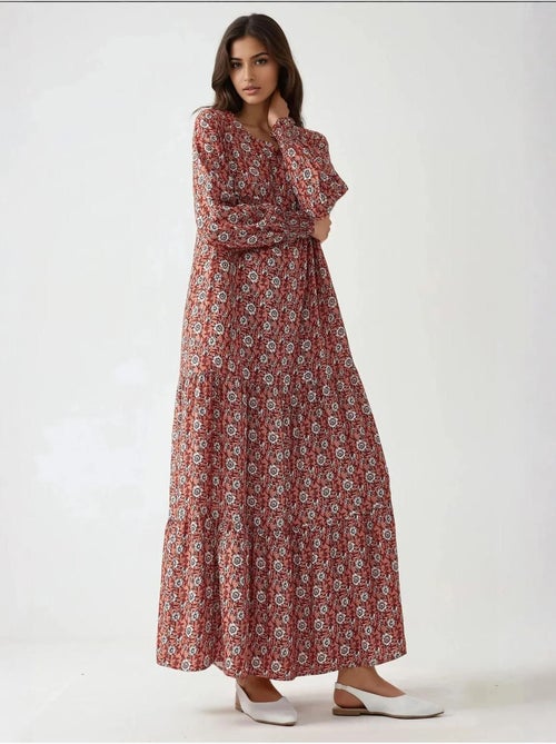 Vestido comprido em viscose com gola redonda estampado hiccup - Kiabi Vestido comprido em viscose com gola redonda estampado hiccup - Kiabi