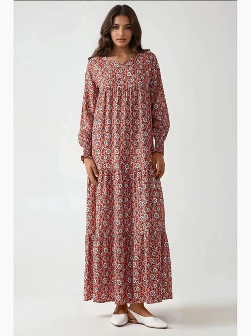 Vestido comprido em viscose com gola redonda estampado hiccup - Kiabi Vestido comprido em viscose com gola redonda estampado hiccup - Kiabi