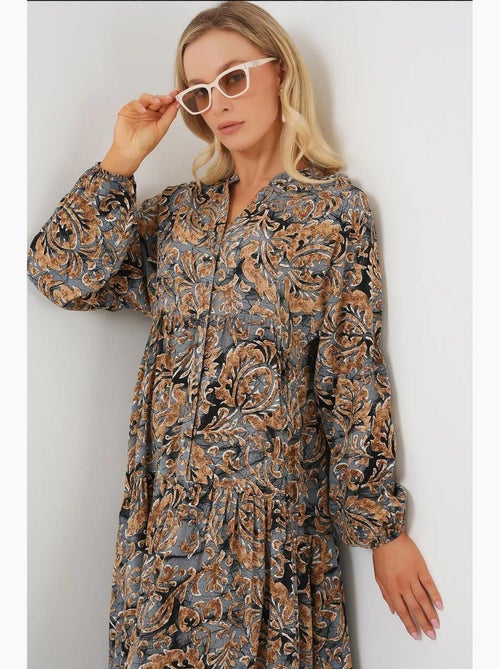 Vestido comprido estampado com decote em v bdart - Kiabi Vestido comprido estampado com decote em v bdart - Kiabi