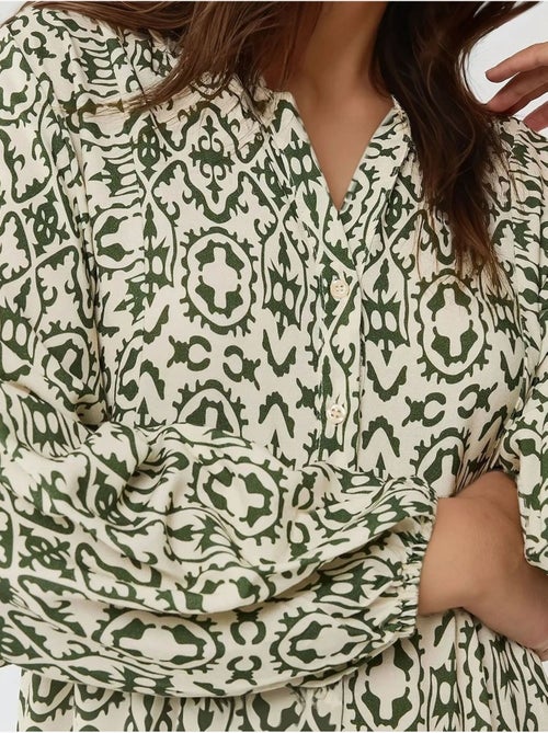 Vestido comprido estampado com gola de camisa hiccup - Kiabi Vestido comprido estampado com gola de camisa hiccup - Kiabi
