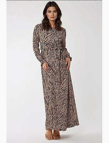 Vestido comprido estampado com gola redonda e cinto
