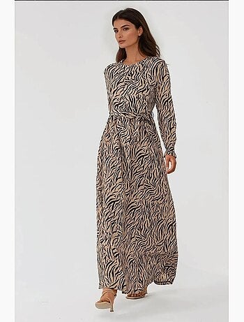 Vestido comprido estampado com gola redonda e cinto