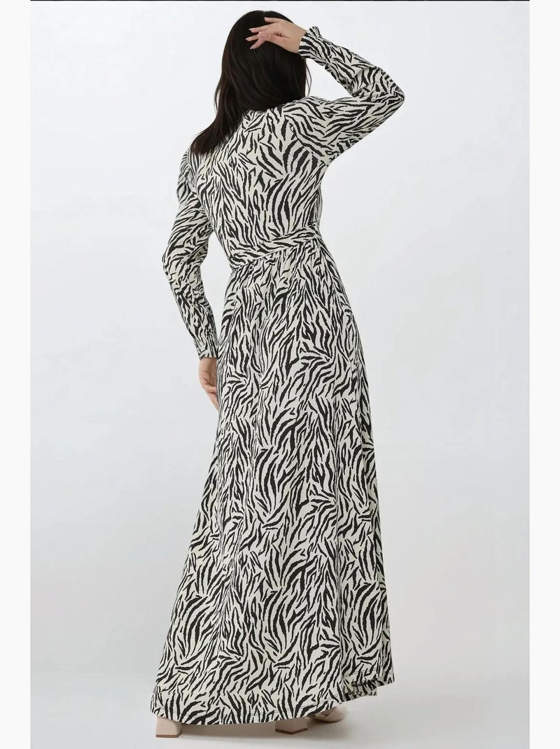 Vestido comprido estampado com gola redonda e cinto hiccup Marfim - Kiabi