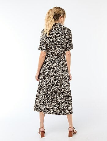 Vestido comprido estilo camisa com cinto para atar