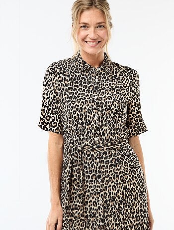 Vestido comprido estilo camisa com cinto para atar