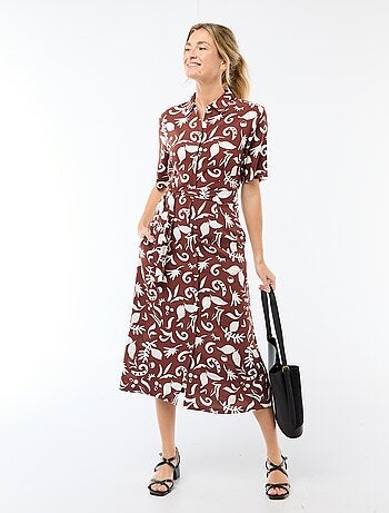 Vestido comprido estilo camisa com cinto para atar